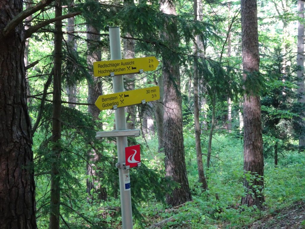 Follow the "Alpannonia" sign (RedlschlagerAussicht)