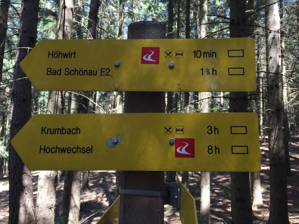 Follow the trail towards \\\"Höhwirt / Hochwechsel\\\"