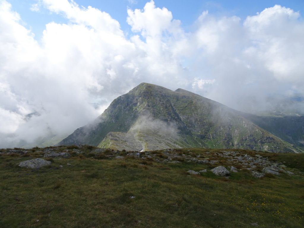 View towards "Vârful Buhăescu Mare" (front) and "Mic" (behind)